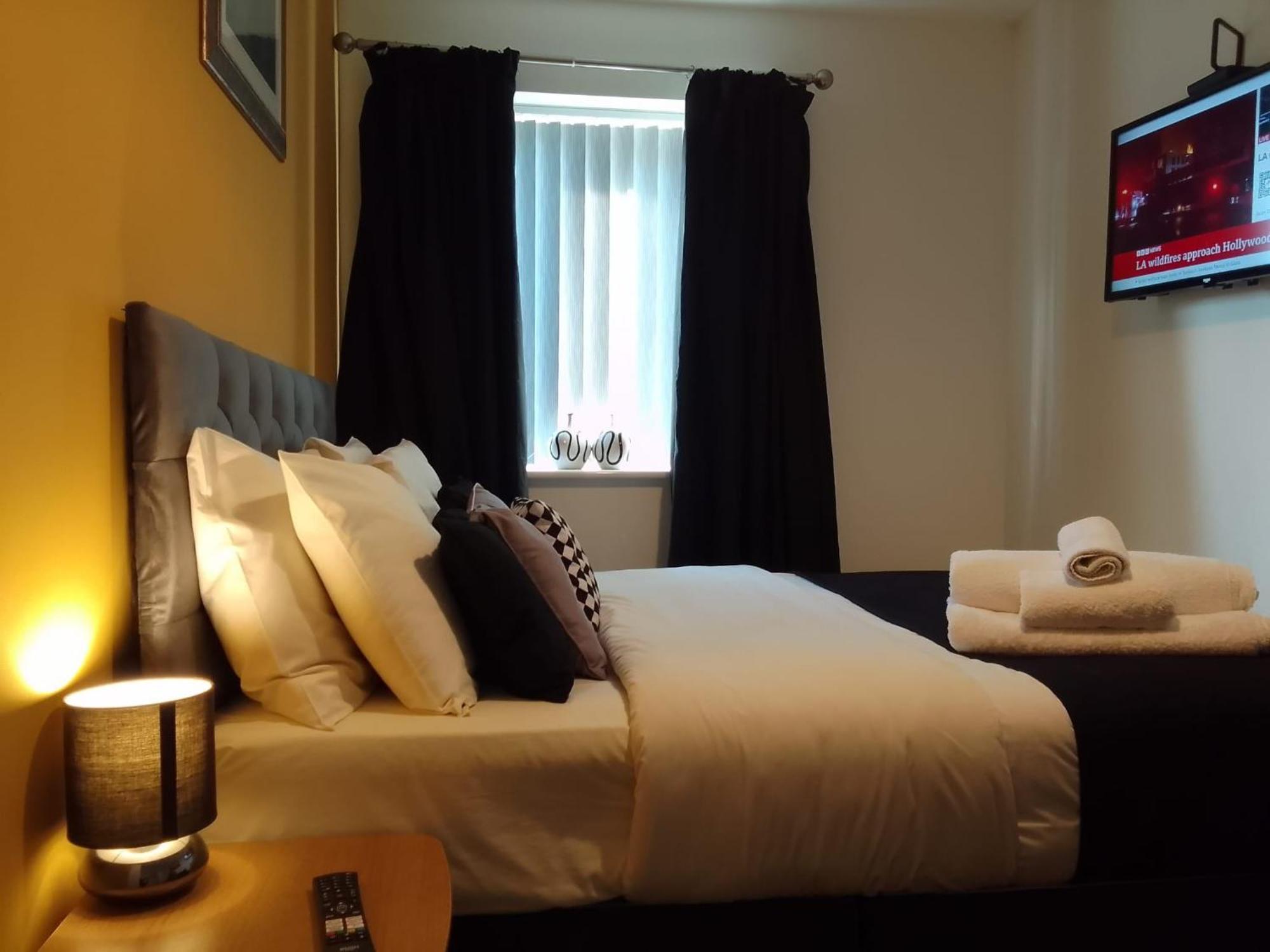 Ideal Home & Cottage Inviting 4 Bedroom Apartments Walsall Eksteriør bilde